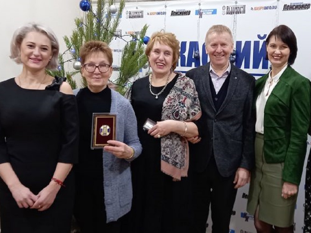 Преподаватели и сотрудники АГУ получили удостоверения Союза журналистов России