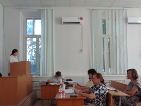 Половина выпускников химфака АГУ защитились на пятёрки