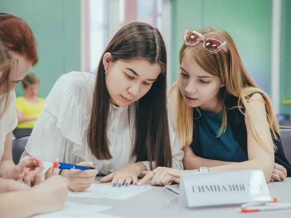 В Астраханском госуниверситете в девятый раз прошёл конкурс «Юный филолог»