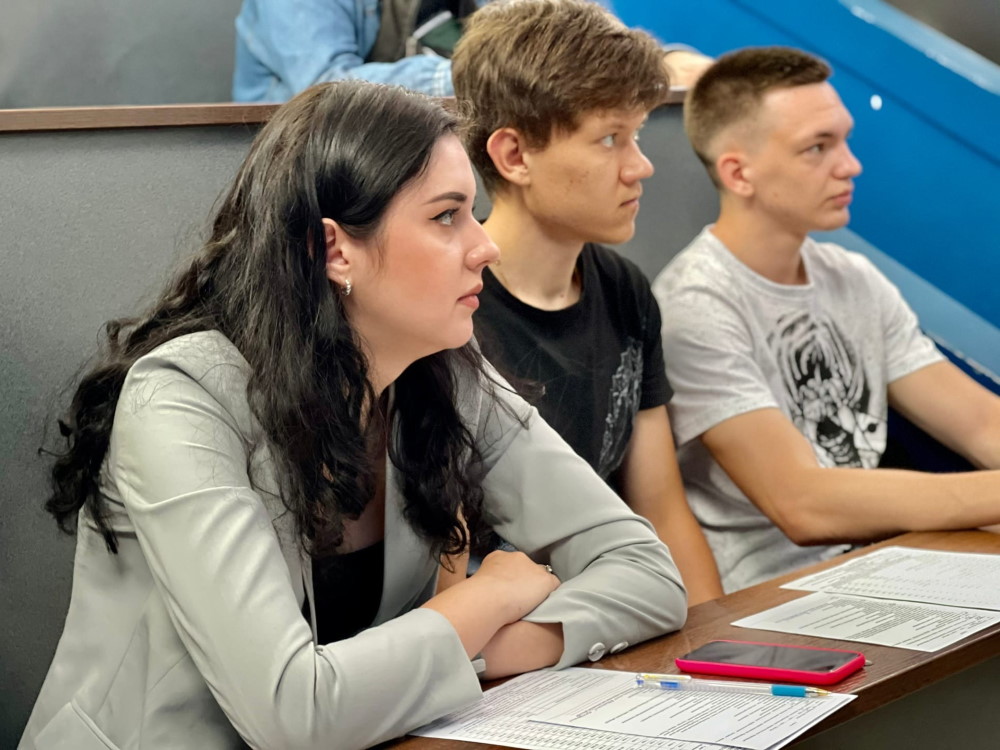 ДепНО АГУ рассказал студентам о перспективах профпереподготовки