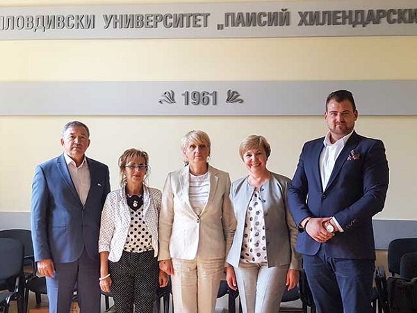 АГУ будет сотрудничать с Пловдивским университетом «Паисий Хилендарский»