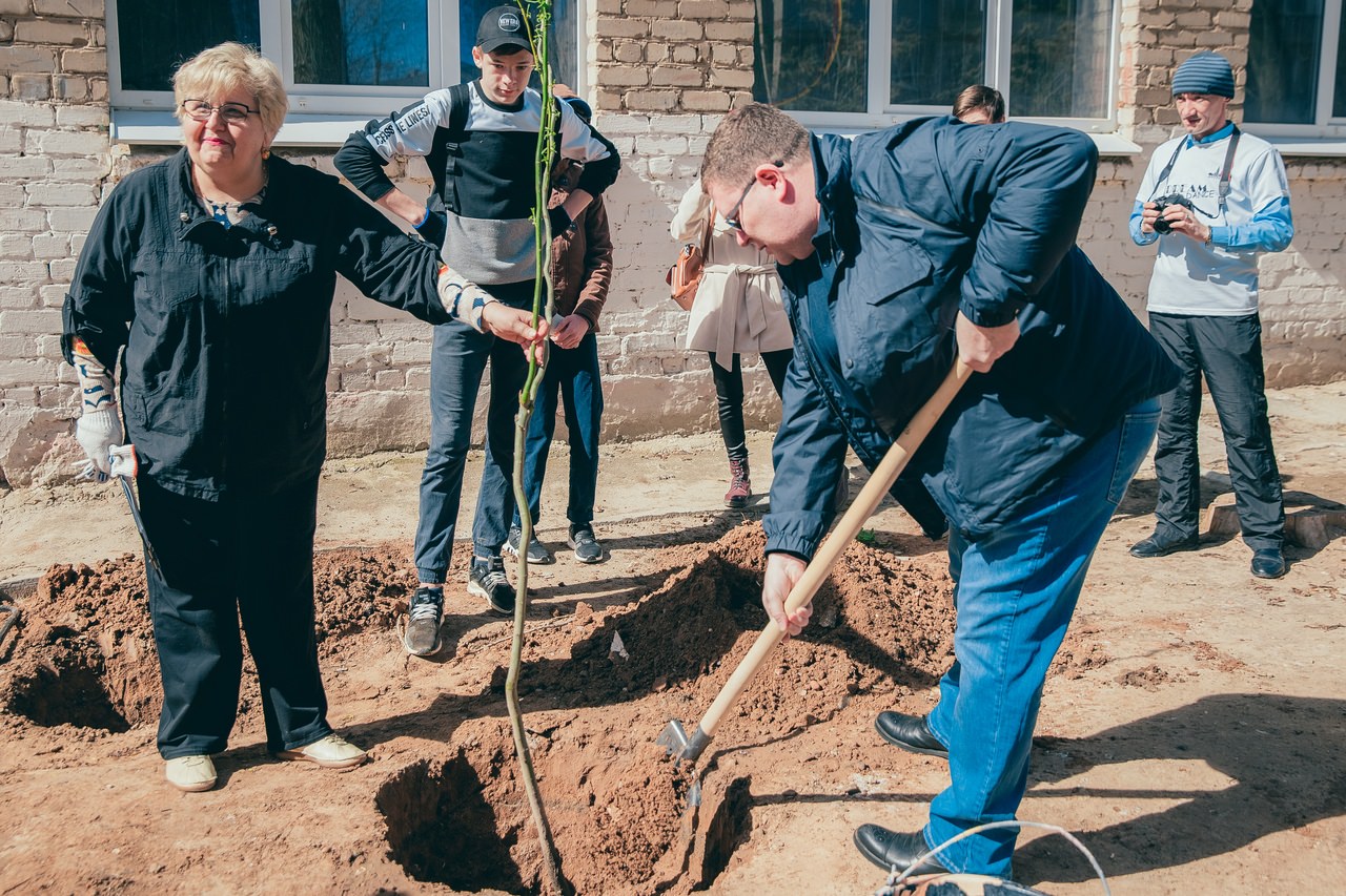 Благодаря полевым экологам АГУ территории школ стали зеленее