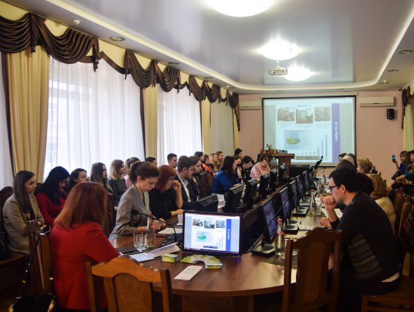Преподаватели АГУ отметили юбилей Центра правовой информации
