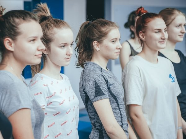 Прекрасная половина АГУ показала спортивные навыки