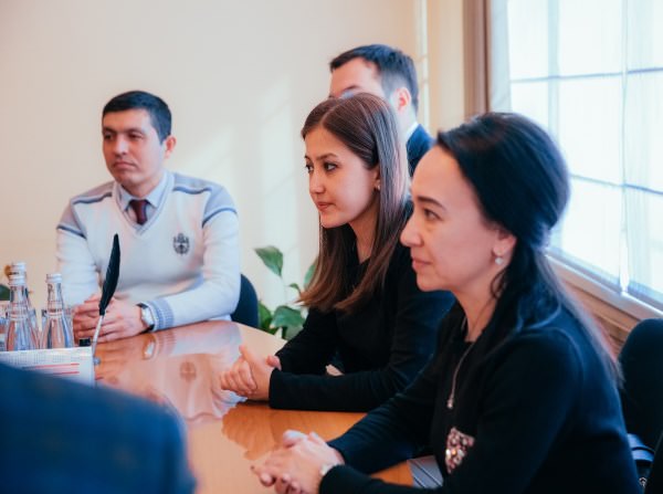 Узбекские специалисты изучают в АГУ перевод