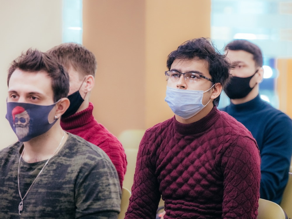 Иностранные выпускники АГУ узнали о преимуществах обучения в магистратуре