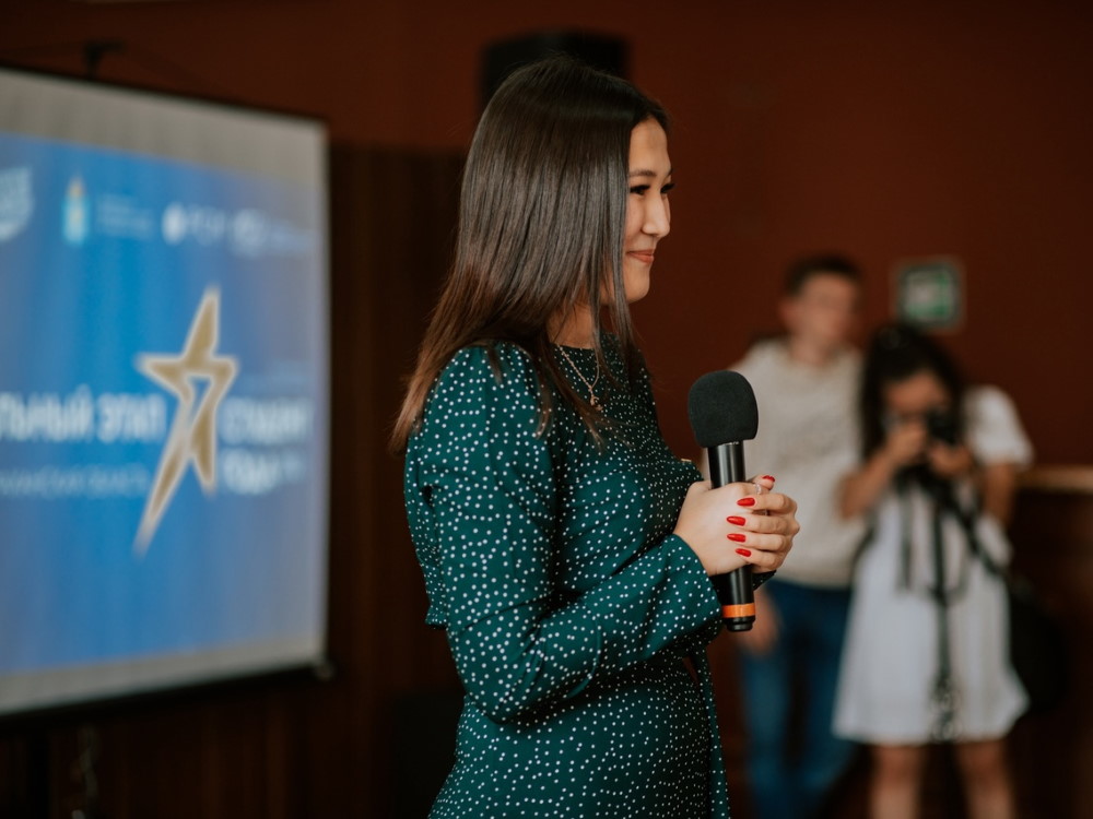 Две представительницы АГУ стали финалистками конкурса «Студент года — 2021»