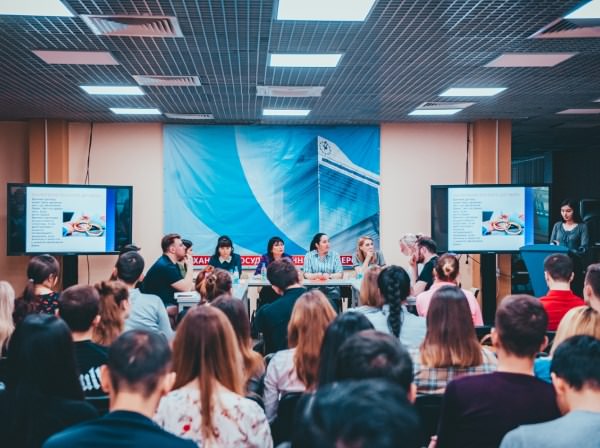 Студенты АГУ узнали о подготовке нотариальных документов из первых уст