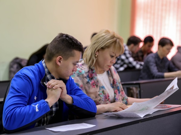 АГУ пообщался с абитуриентами