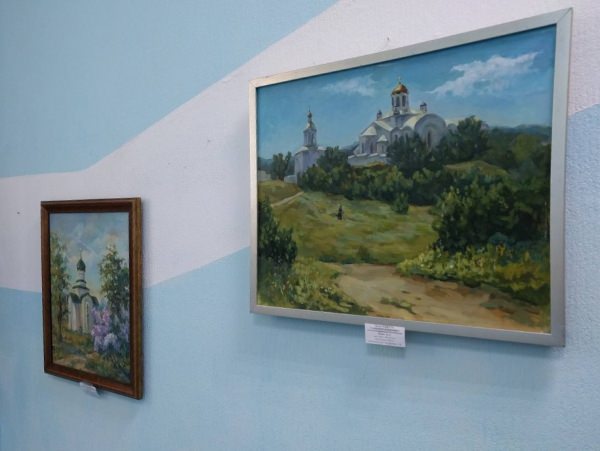 В филиале АГУ в Знаменске работает выставка работ выпускников Астраханского художественного училища имени П. А. Власова в Ахтубинске