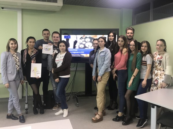 АГУ реализовал обучающий курс для управленцев и экономистов