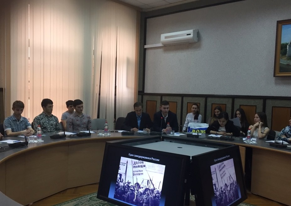 Студенты ЮФ приняли участие в круглом столе Думы Астраханской области