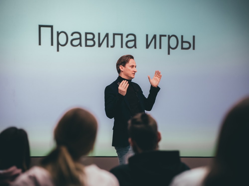 Студенты Астраханского госуниверситета узнали о перспективных специальностях
