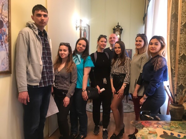 Студенты АГУ посетили музей астраханского художника