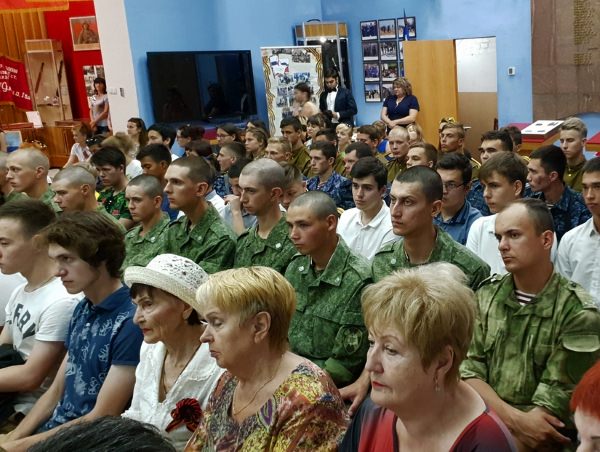 Участник Сталинградской битвы призвал астраханских ребят хранить память о войне