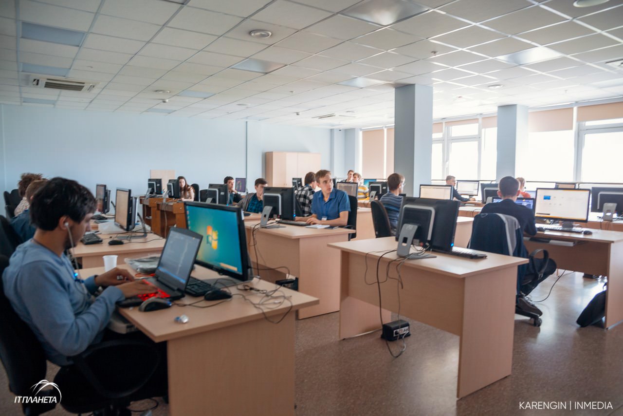 Третьекурсник Астраханского госуниверситета на международном уровне показал знания программирования