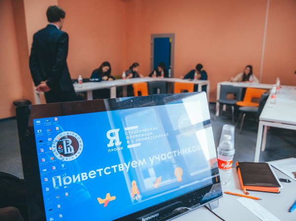 Будущие журналисты АГУ стали медалистами олимпиады «Я — профессионал»