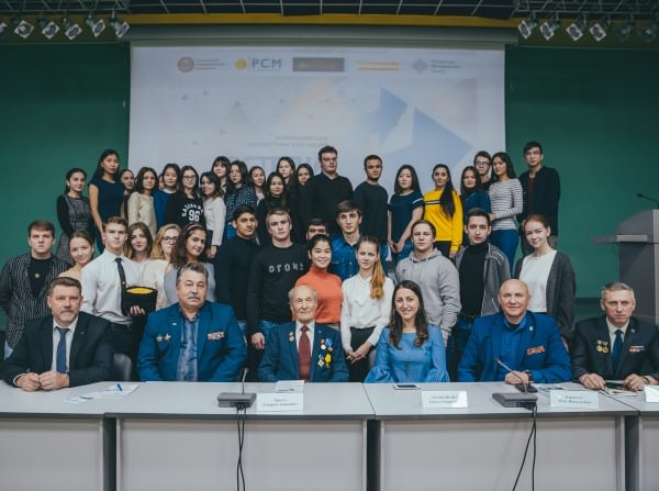 В АГУ ветераны вступили в диалог с молодёжью