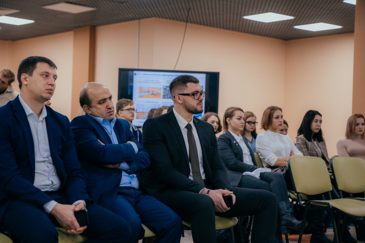 Студентов АГУ наградили за сотрудничество с ОЭЗ «Лотос»