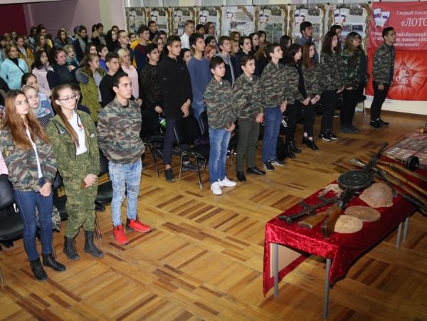 В колледже АГУ отметили День Неизвестного Солдата