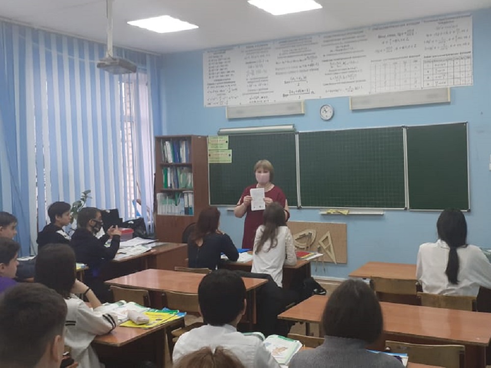 Представители АГУ продолжают встречи с будущими абитуриентами