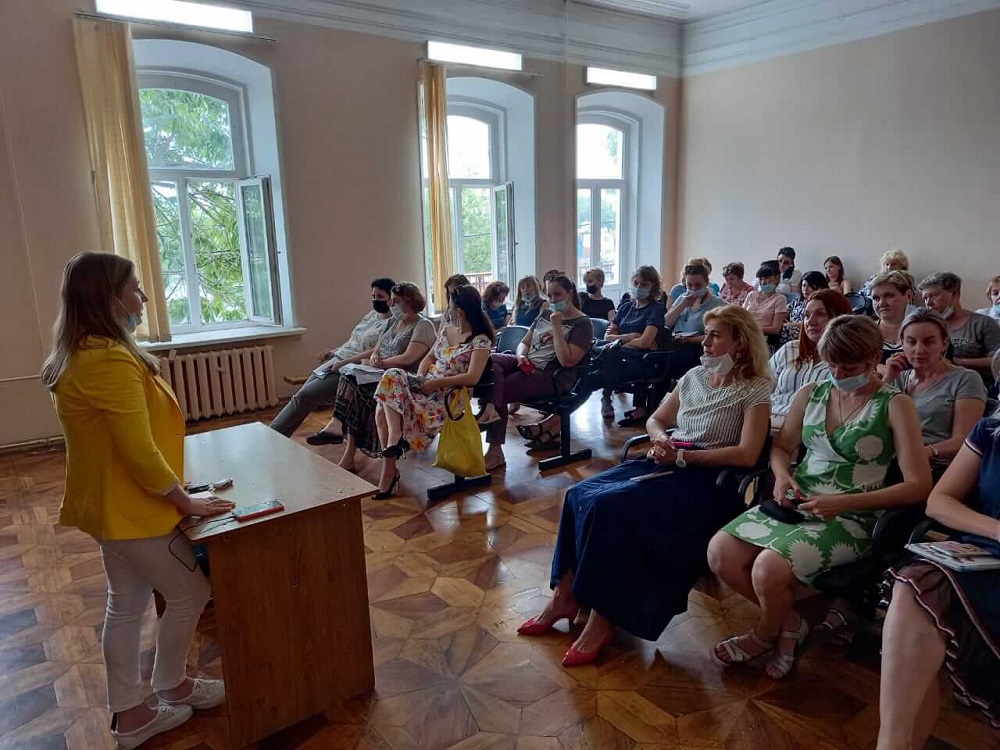 Работники соцучреждений Астрахани узнали о подготовке тьюторов в АГУ