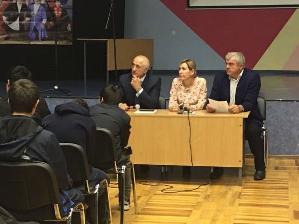 Студенты колледжа АГУ встретились с руководителями национальных сообществ