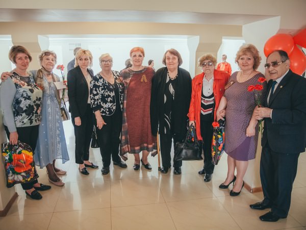 В Астраханском госуниверситете ветеранов поздравили с Днём Победы