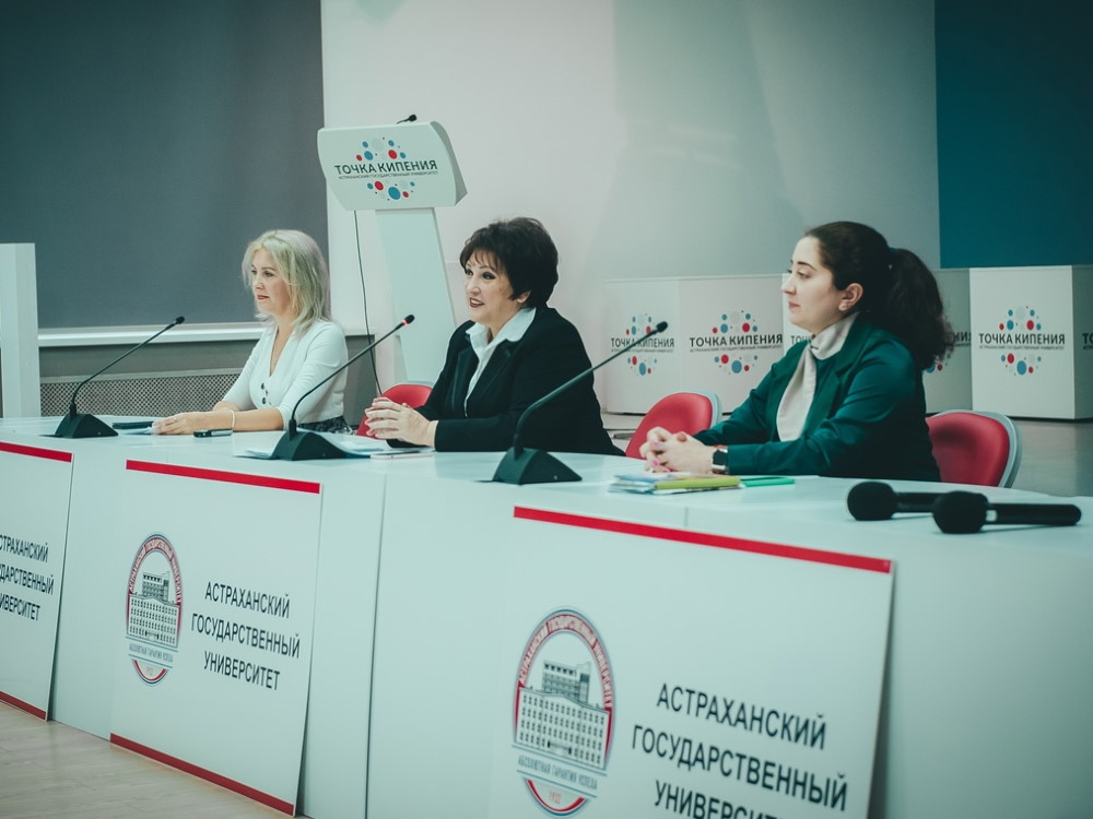 Филологи рассказали иностранным обучающимся, что «с русским языком можно творить чудеса»
