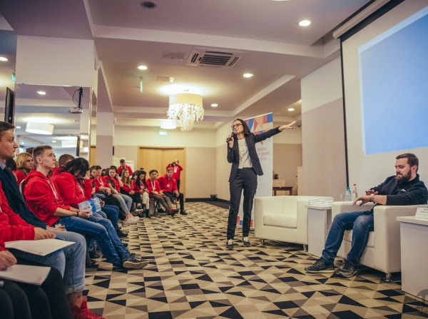 Студенты-журналисты АГУ выступили волонтёрами на форуме «Мы нужны друг другу»