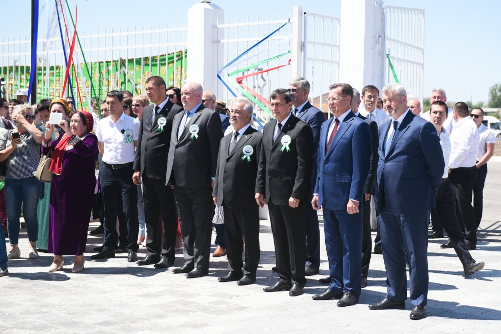 Студенты АГУ приняли участие в открытии туркменской школы