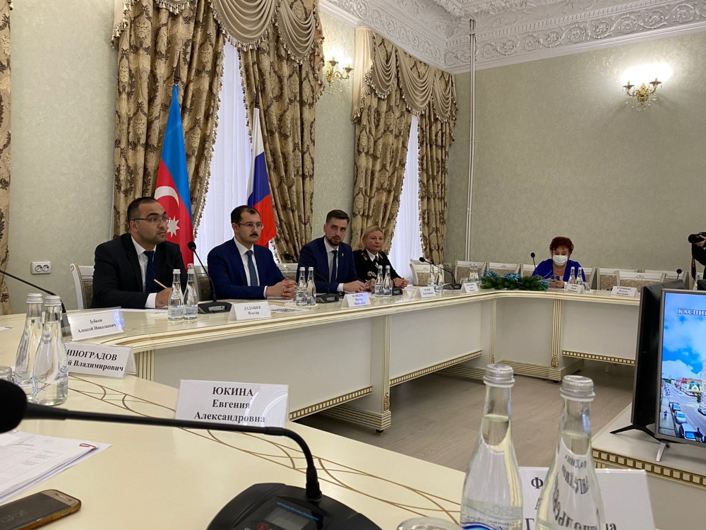 Ангелина Фадина презентовала проекты АГУ делегации из Азербайджана