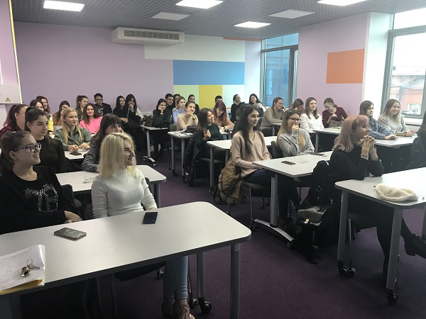 В АГУ состоялась беседа-дискуссия, посвящённая здоровому образу жизни