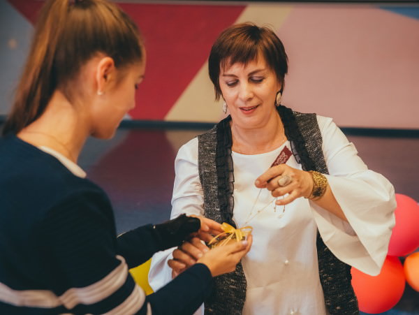 «Потоки» стремятся в АГУ: выпускница открыла в альма-матер персональную выставку