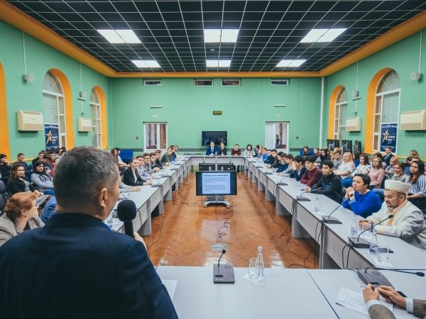 В АГУ обсудили вопросы информационной безопасности и проблему распространения деструктивной информации в сети Интернет