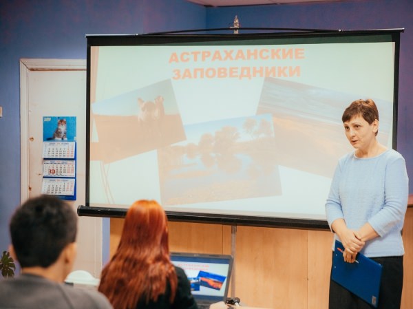 В библиотеке колледжа АГУ сыграли в «Свою игру»