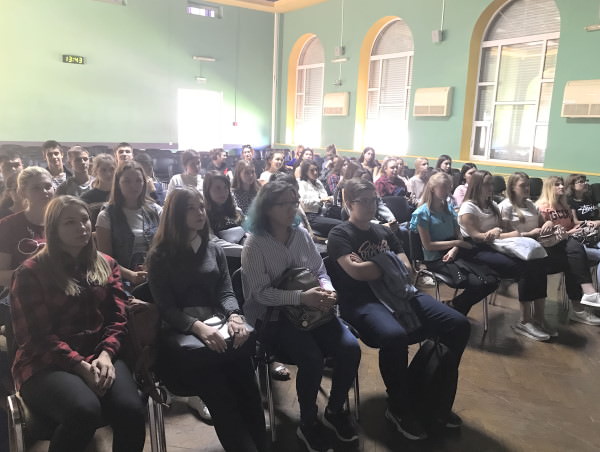 Первокурсники АГУ знакомятся с особенностями университетской жизни