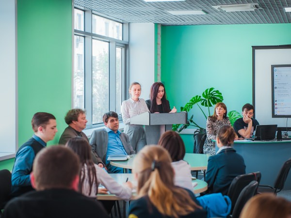 В АГУ рассмотрели философские проблемы развития информационного пространства