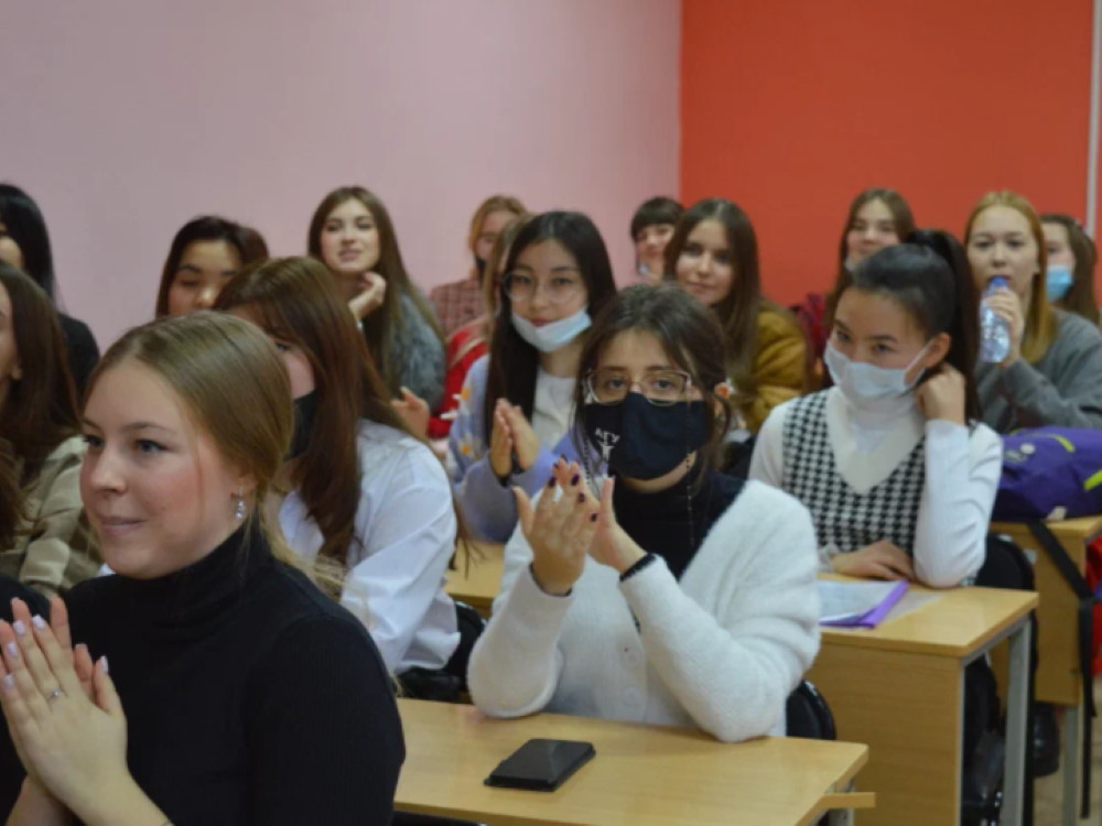 Вопросы иноязычного образования в Российской Федерации рассмотрели в АГУ
