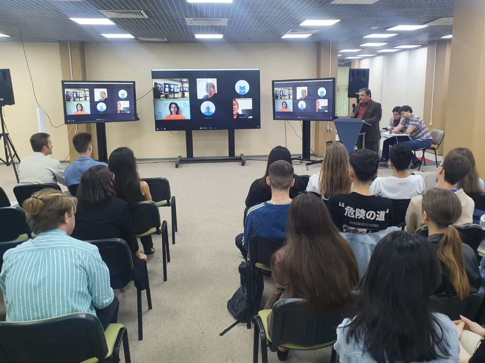 Актуальные вопросы профессионального образования обсудили в АГУ