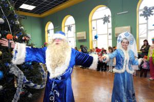 Новогодний праздник для детей из малообеспеченных и многодетных семей в АГУ