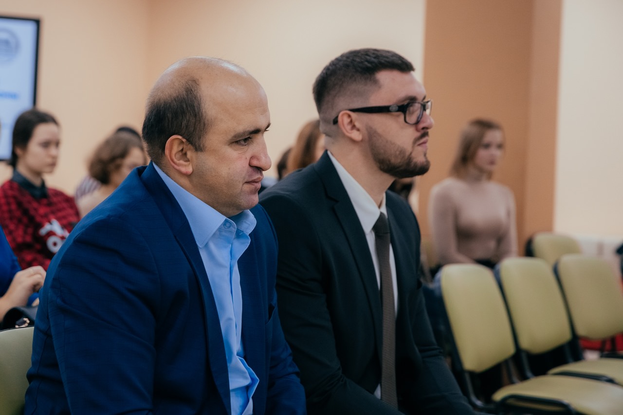 Студентов АГУ наградили за сотрудничество с ОЭЗ «Лотос»