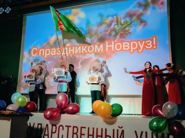 Первокурсники АГУ принесли в вуз весну своей родины