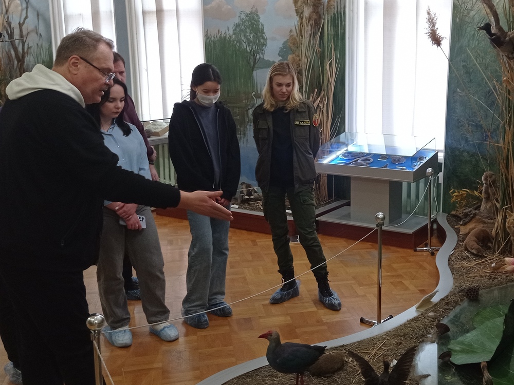 Студенты-геологи АГУ посетили краеведческий музей