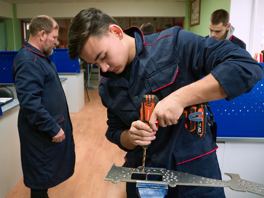 Проект «Предуниверсарий» АГУ запустил практический модуль обучения школьников Ахтубинска