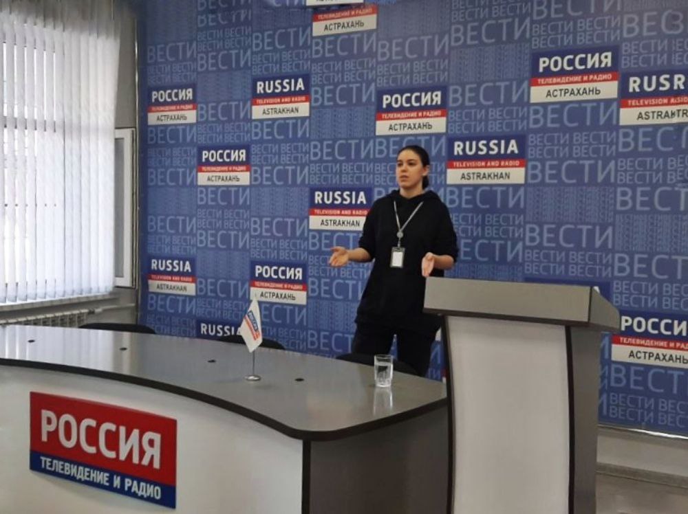 Будущие журналисты АГУ знакомятся с деятельностью ГТРК «Лотос»