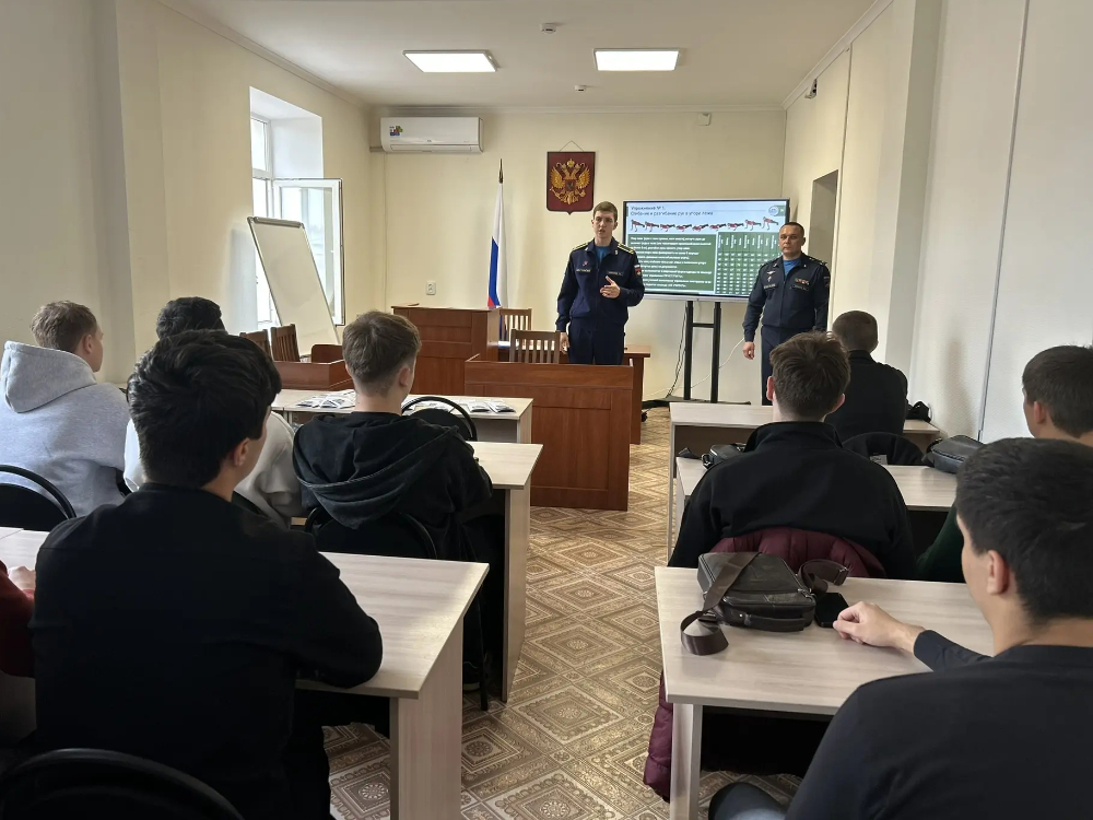 Первокурсники факультета экономики и права узнали о преимуществах обучения в ВУЦ АГУ