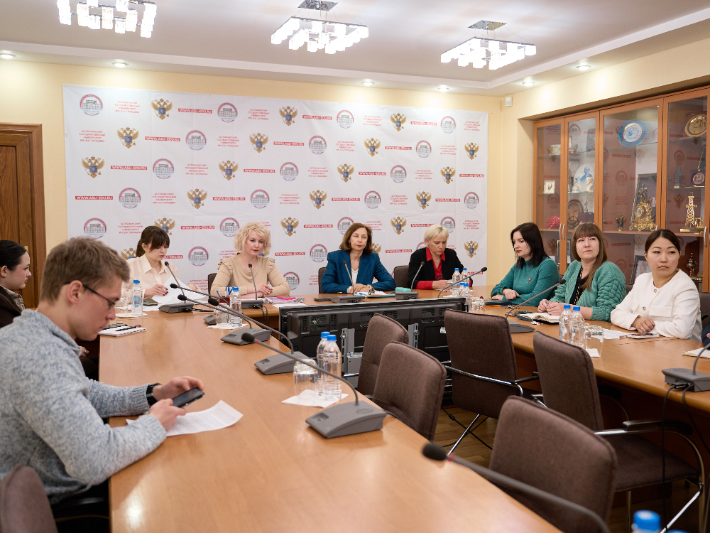 АГУ и Гуджаратский университет откроют зеркальные центры 
