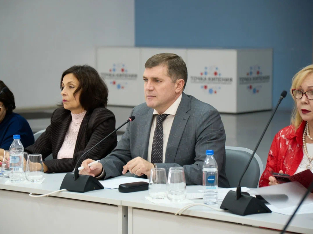 Студентам АГУ увеличили размеры стипендий и материальной поддержки

