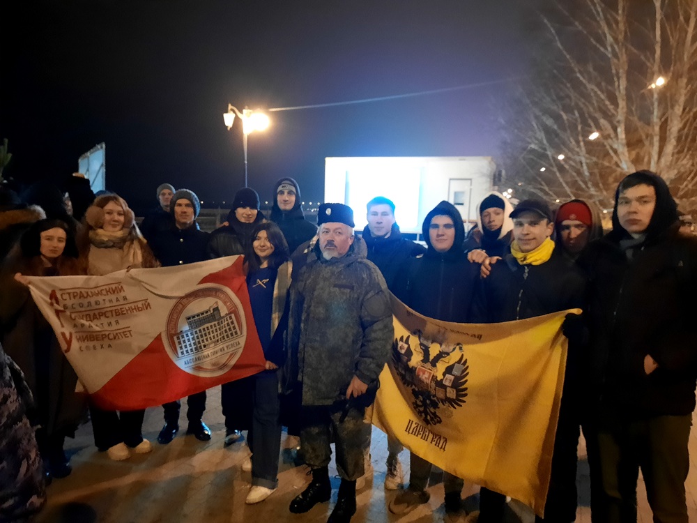 Студенты АГУ окунулись в прорубь на Крещение